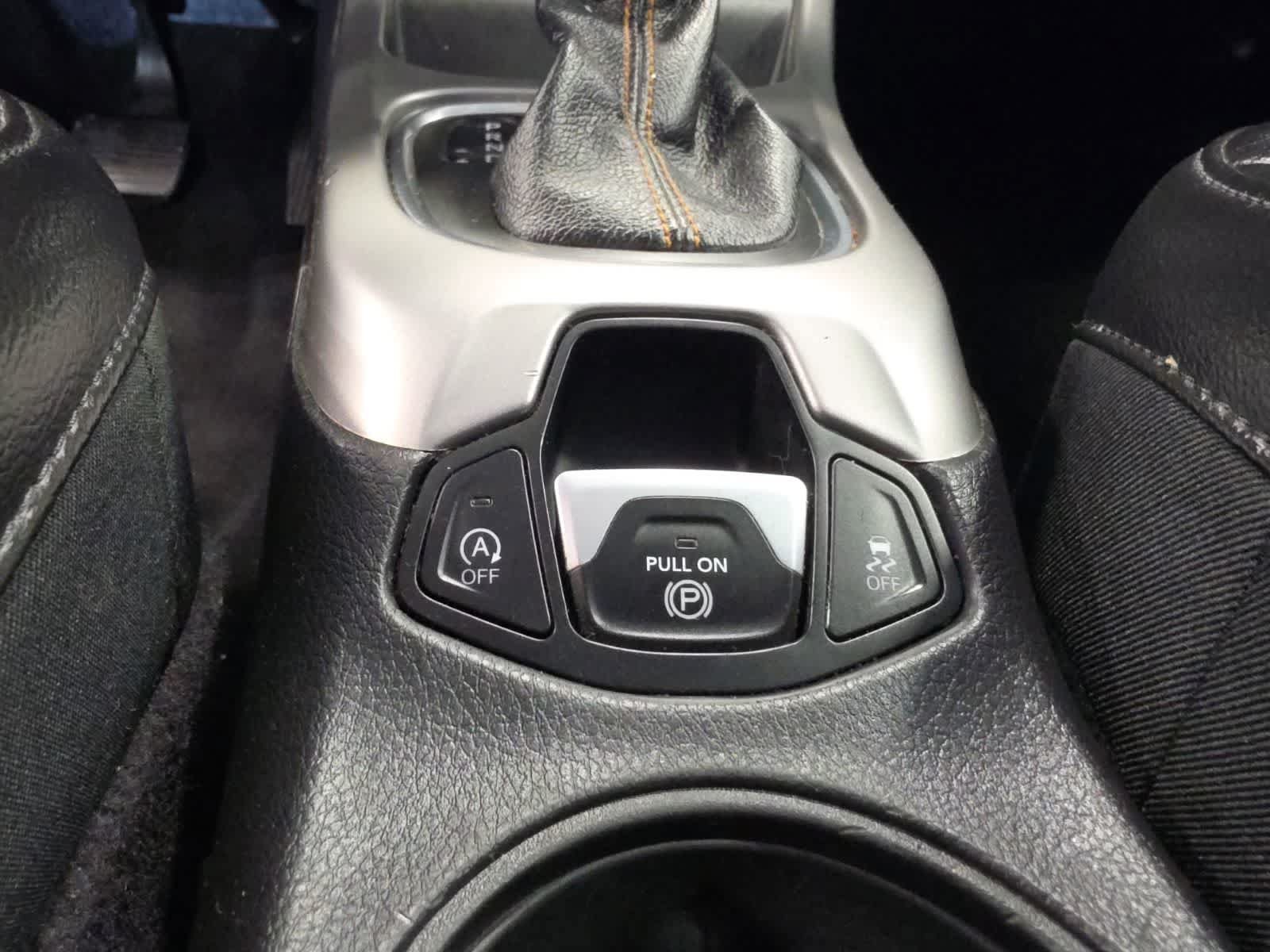 Used 2018 Jeep Compass Latitude w/ Popular Equipment Group FWD image 19