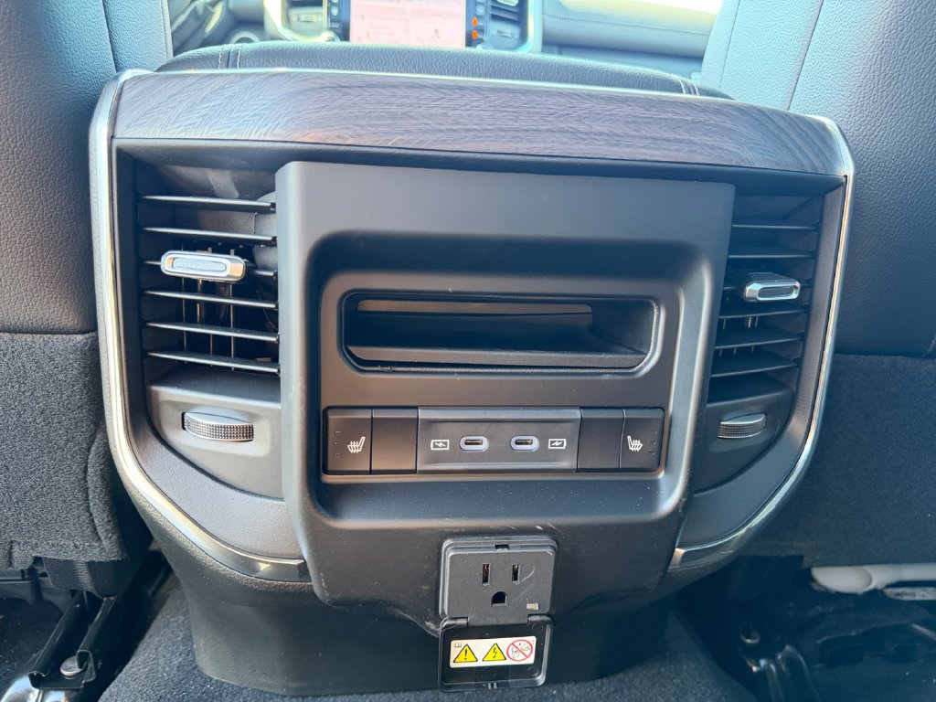 New 2026 RAM 3500 Laramie AWD/4WD image 16