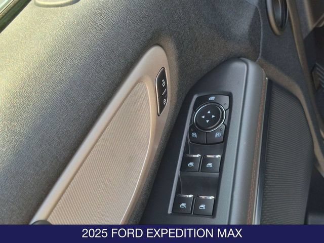 Used 2025 Ford Expedition Max Active AWD/4WD image 12