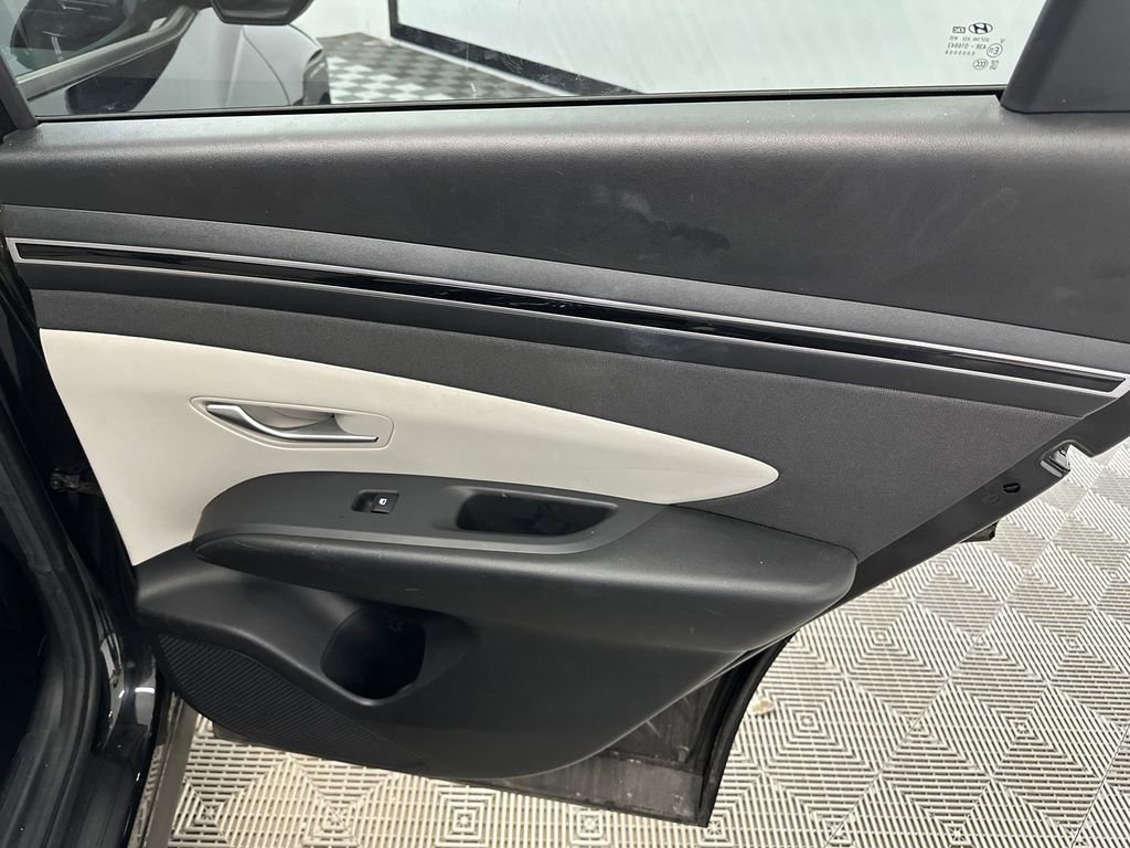 Used 2023 Hyundai Tucson SEL w/ Convenience Package FWD image 17