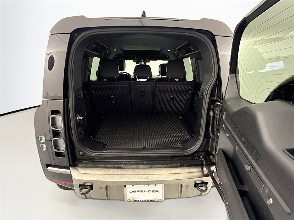 Certified 2022 Land Rover Defender 110 X image 7