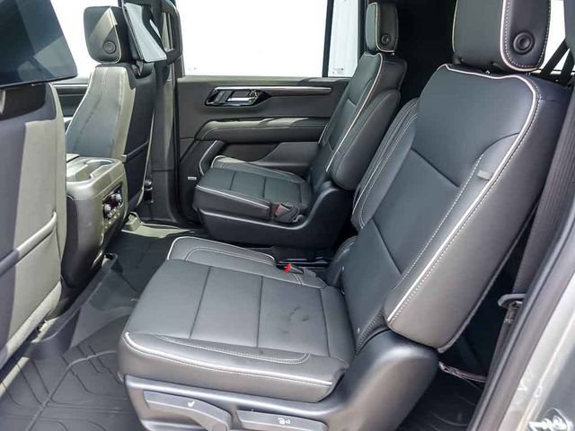 New 2026 Chevrolet Suburban Premier AWD/4WD image 19