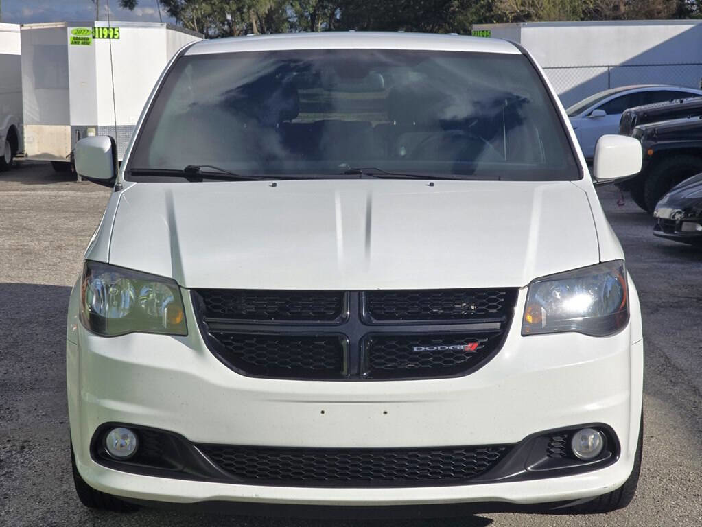 Used 2019 Dodge Grand Caravan SE FWD image 2