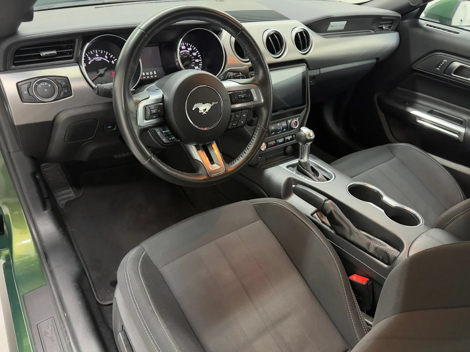 Used 2022 Ford Mustang GT RWD image 2