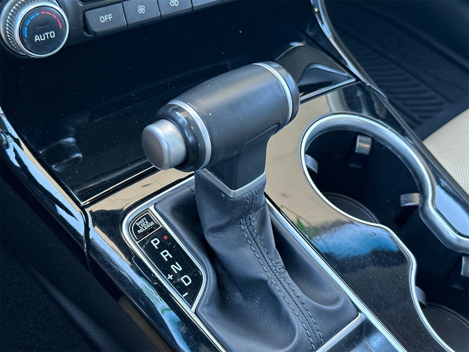 Used 2023 Kia Stinger GT-Line w/ Sun & Sound Package image 23