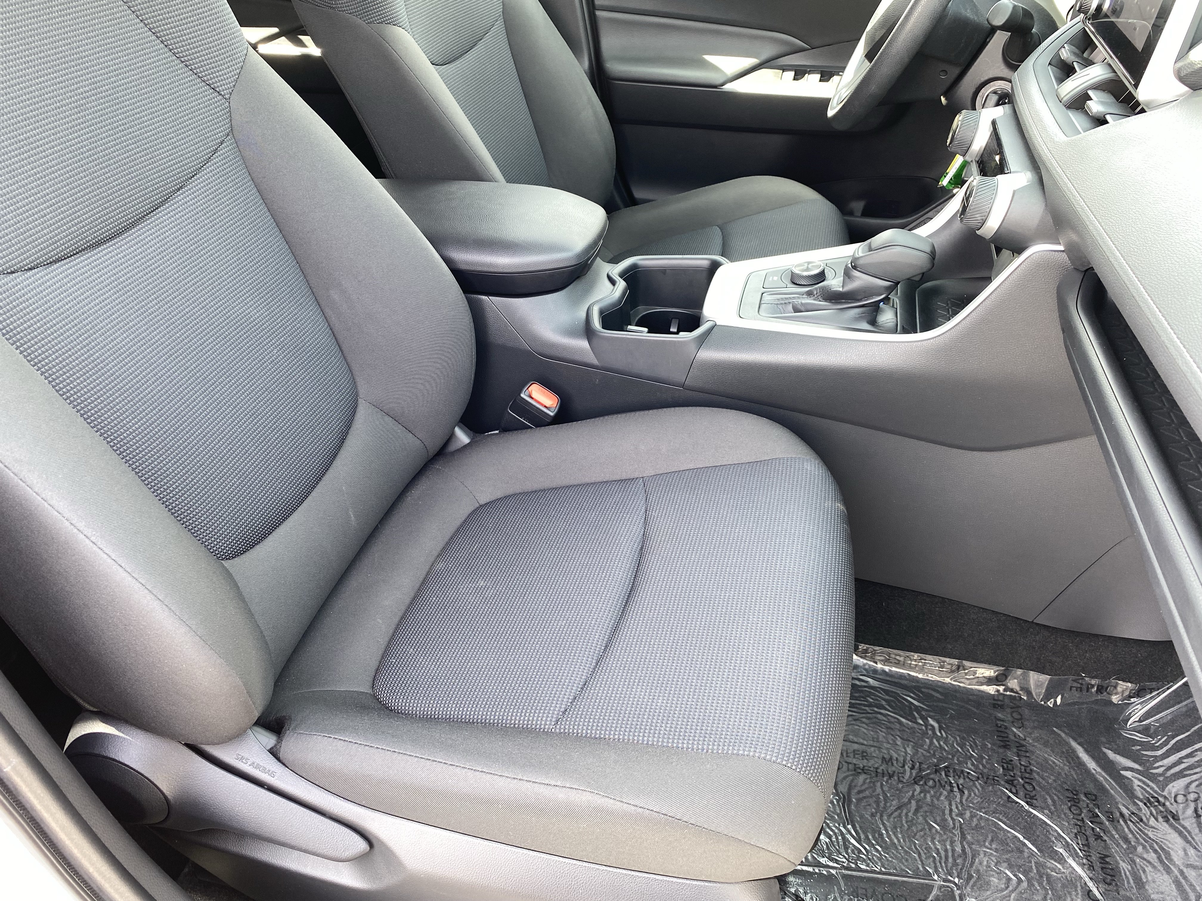 Used 2023 Toyota RAV4 LE AWD/4WD image 10