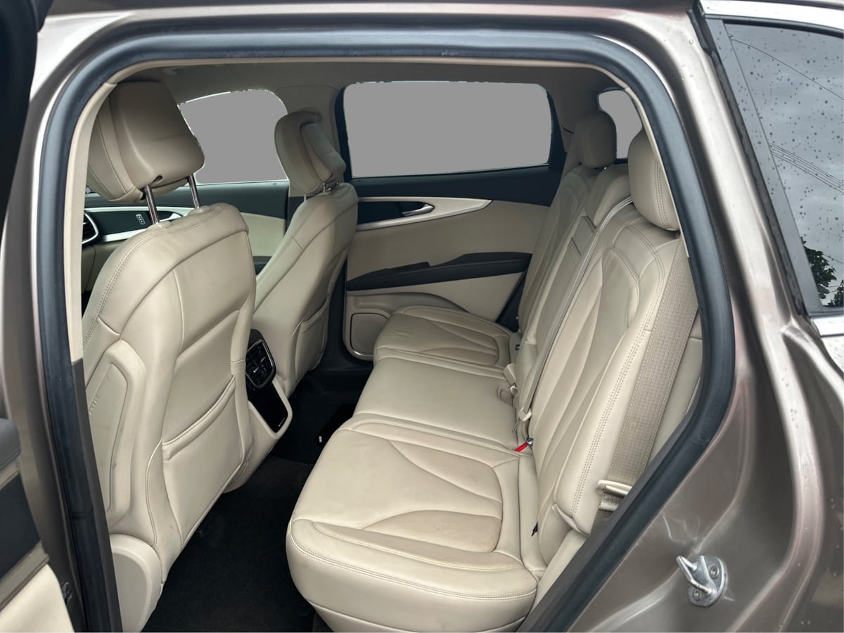 Used 2020 Lincoln Nautilus Premier w/ Equipment Group 101A AWD/4WD image 22