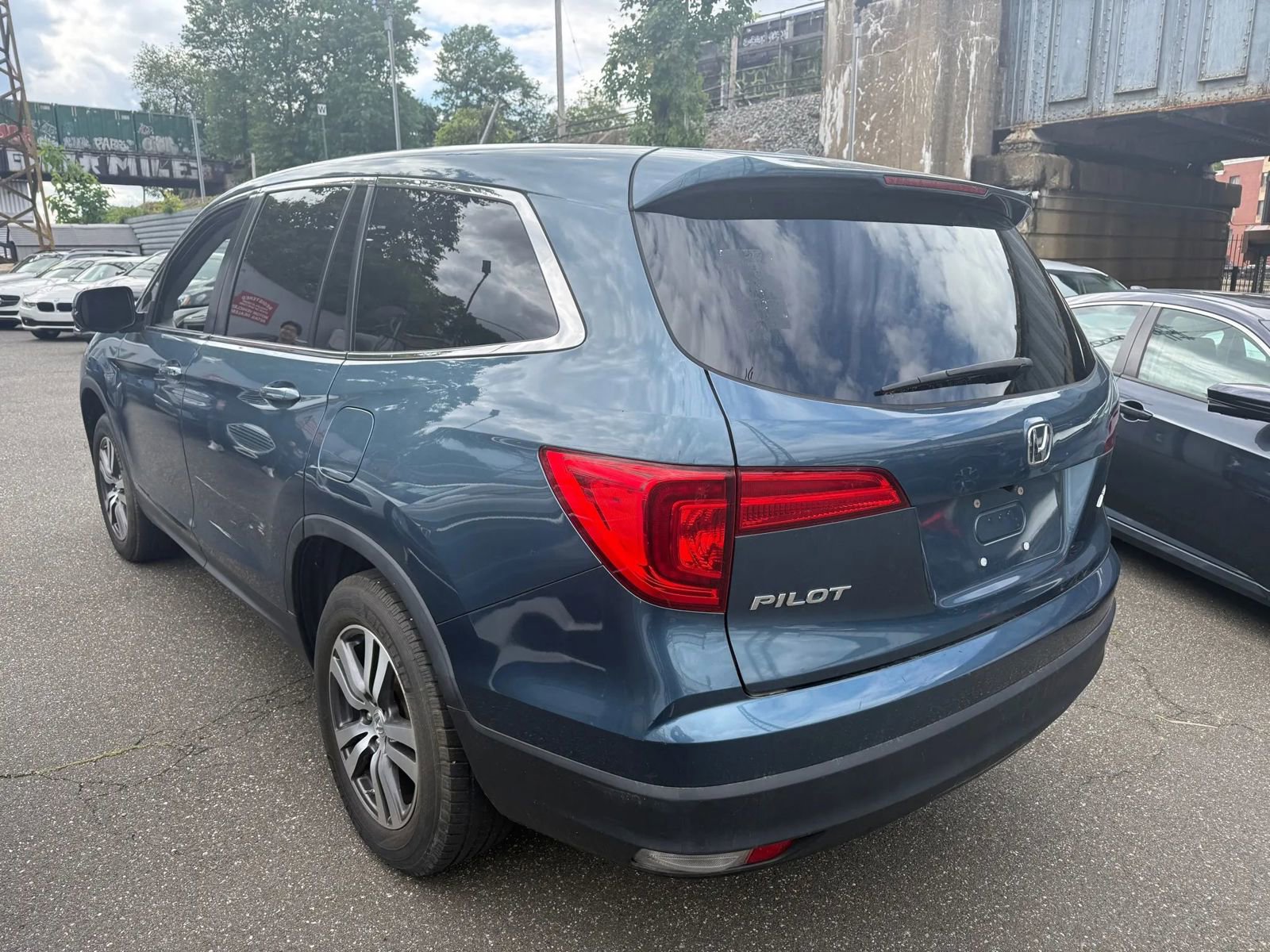 Used 2017 Honda Pilot EX-L image 7