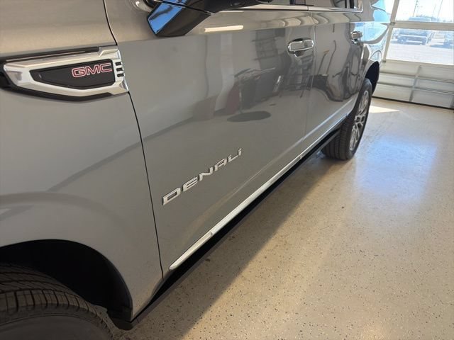 Used 2026 GMC Yukon XL Denali w/ Sun & Power Step Package AWD/4WD image 7