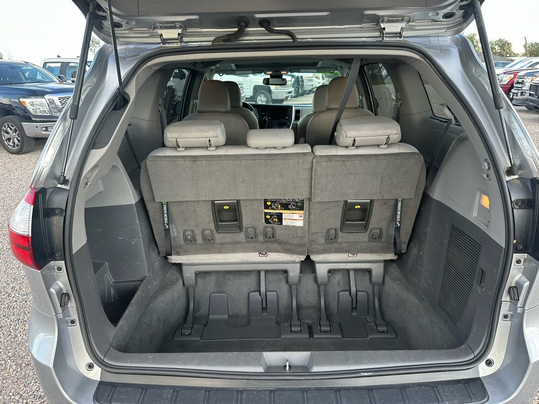 Used 2018 Toyota Sienna XLE w/ XLE Navigation Package AWD/4WD image 29