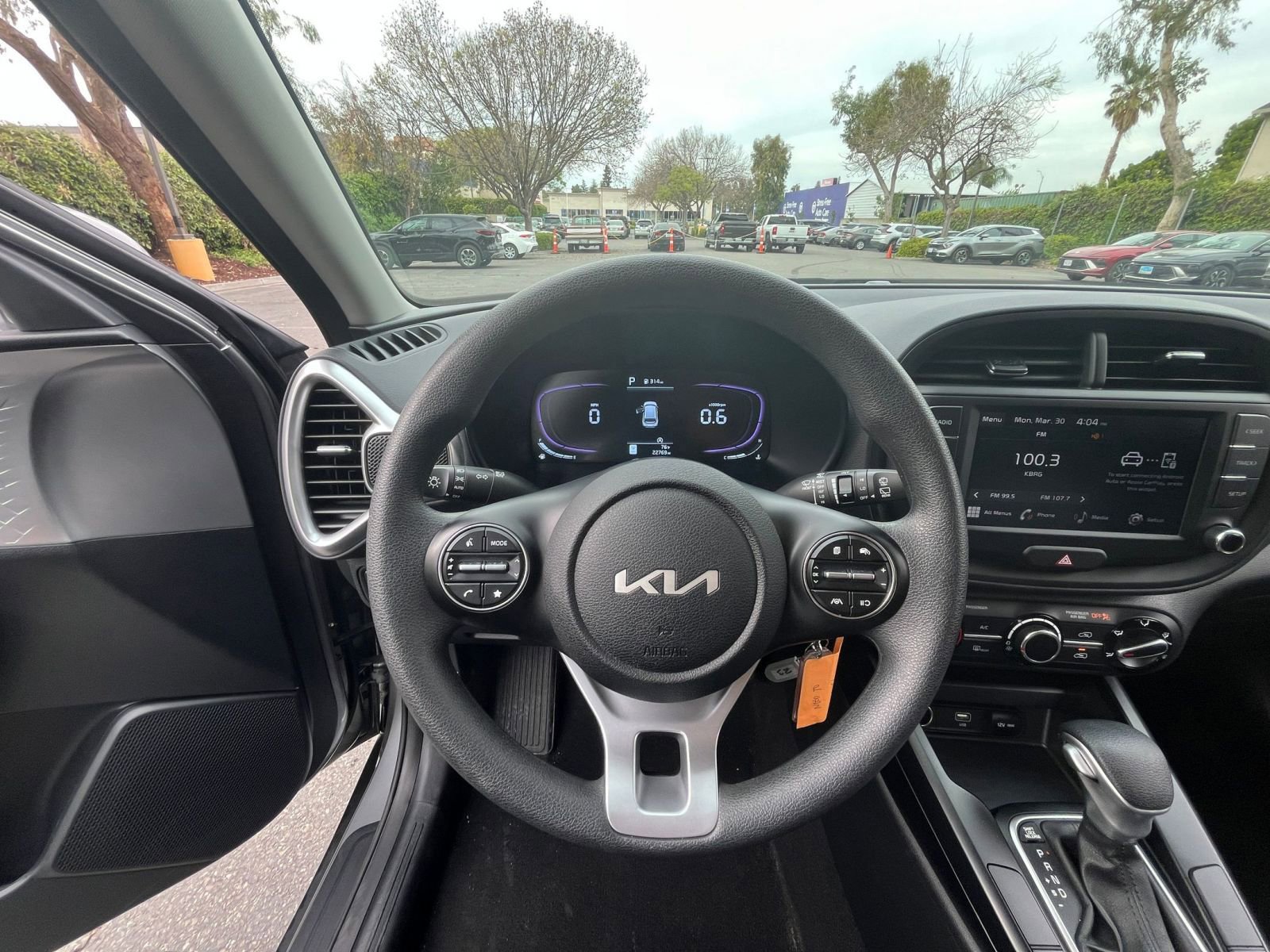 Used 2025 Kia Soul LX w/ LX Technology Package image 32