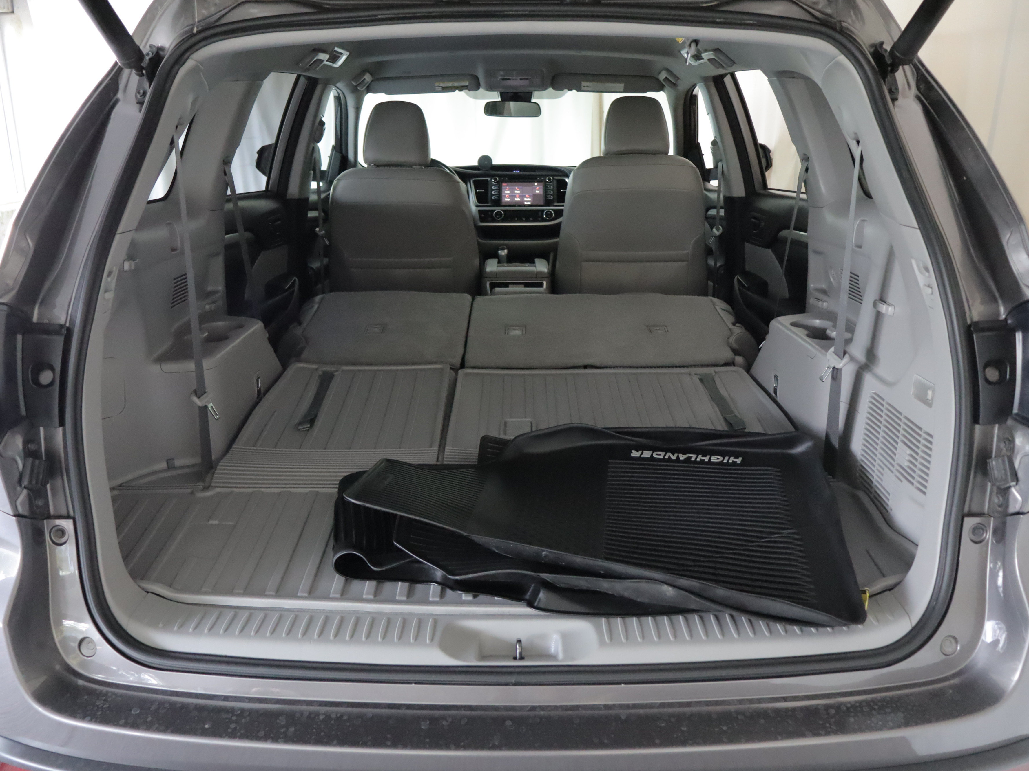 Used 2018 Toyota Highlander Plus AWD/4WD image 23