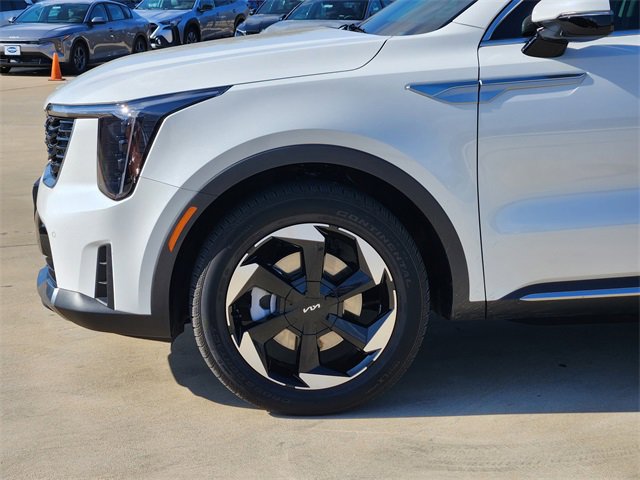 Certified 2025 Kia Sorento EX image 8