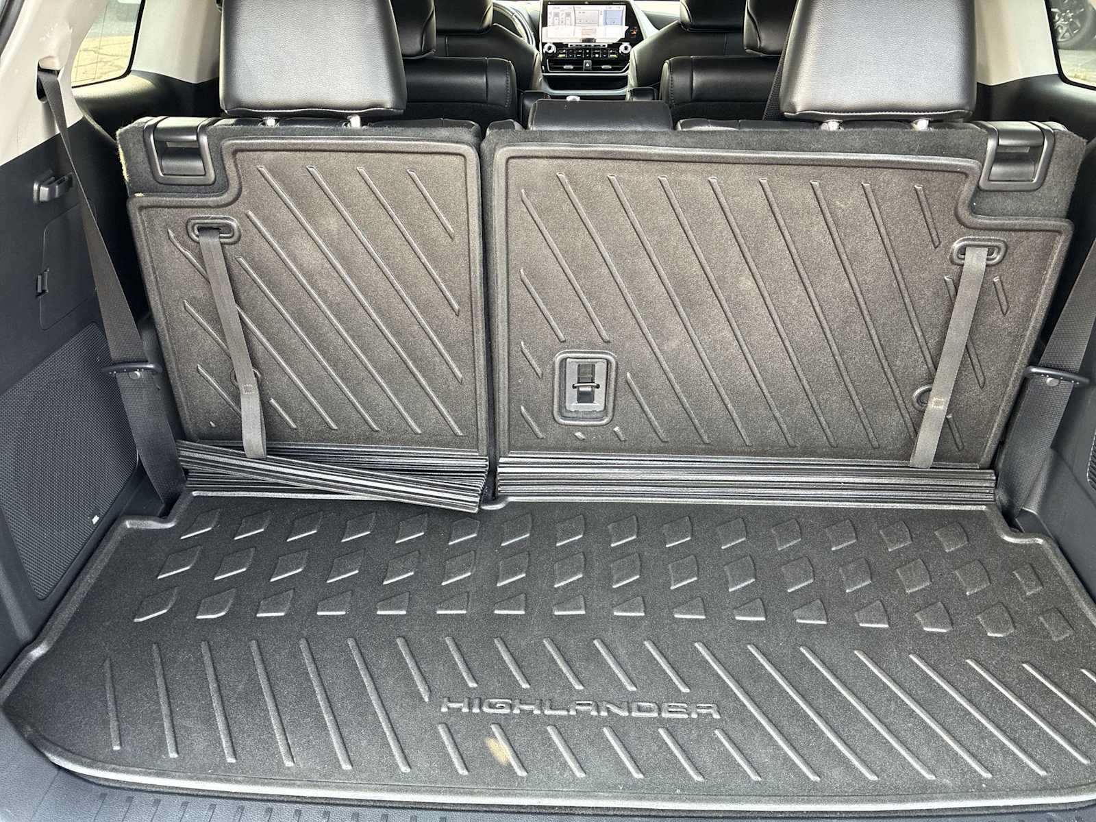 Used 2022 Toyota Highlander Platinum AWD/4WD image 21