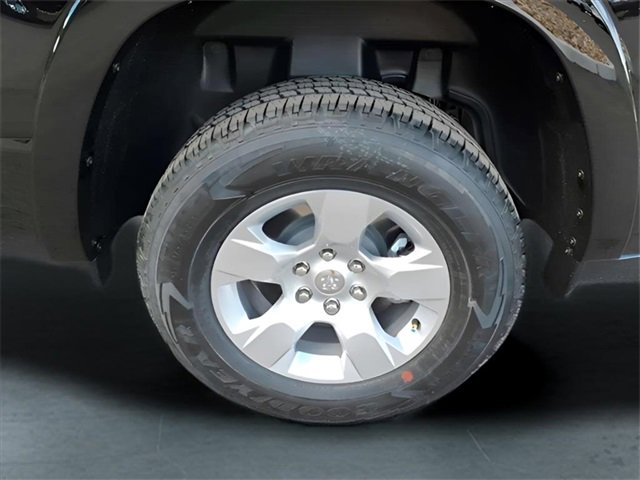 New 2026 RAM 1500 4x4 Crew Cab image 7