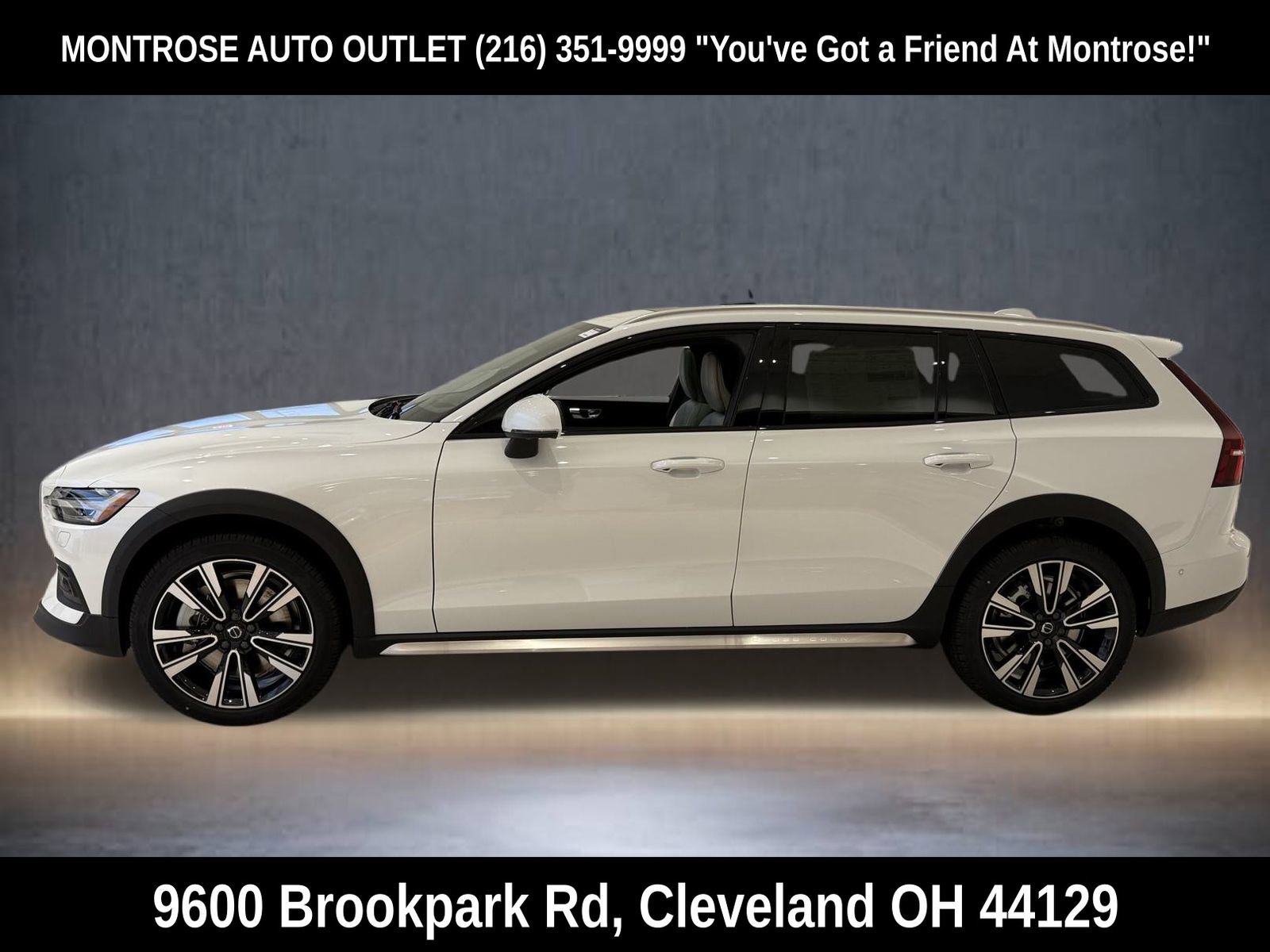 New 2026 Volvo V60 B5 Cross Country Ultra w/ Protection Package Premier image 2