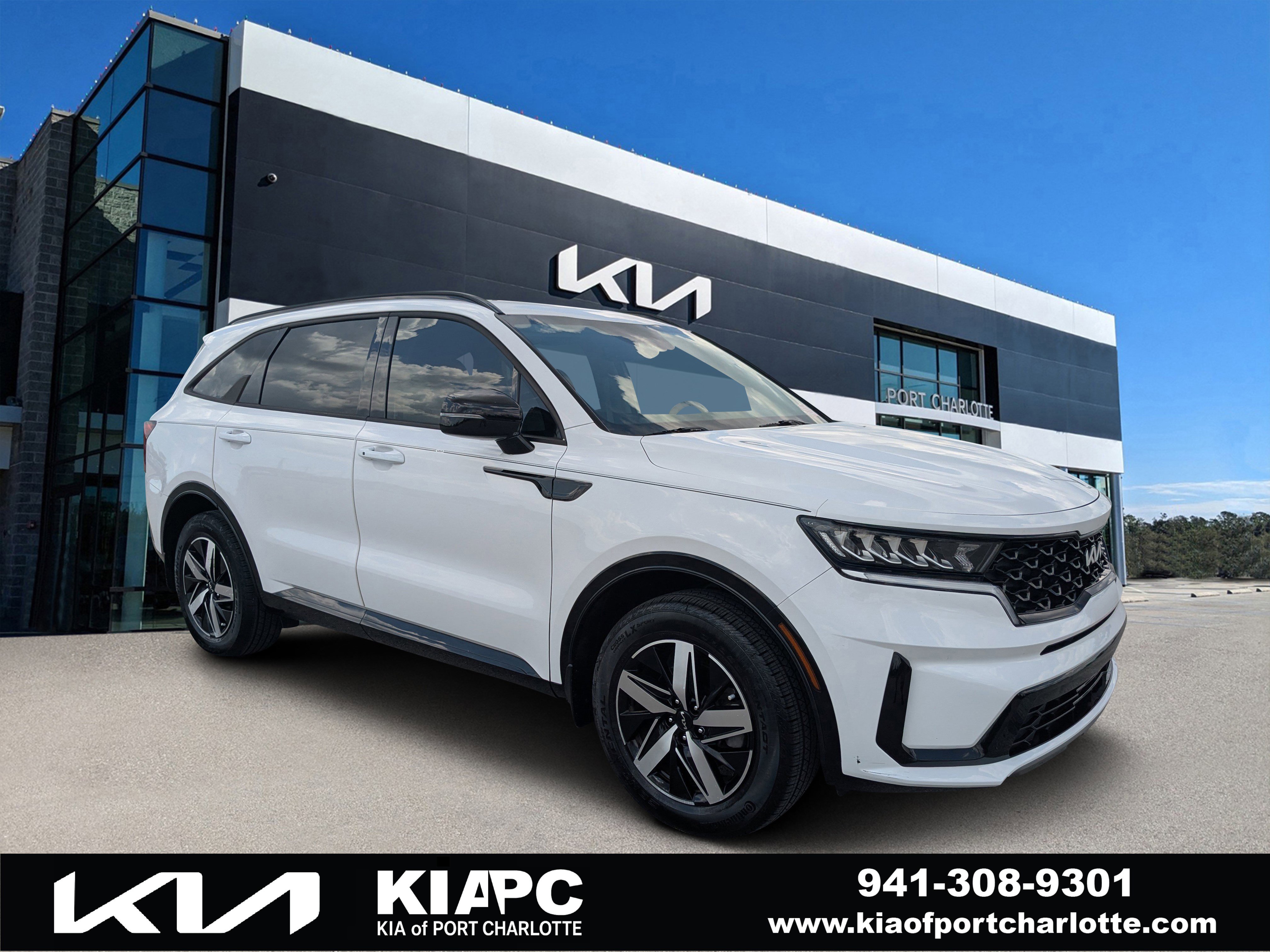 Certified 2023 Kia Sorento S image 1