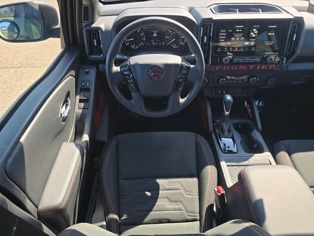 Used 2025 Nissan Frontier PRO-4X w/ Pro Convenience Package AWD/4WD image 4