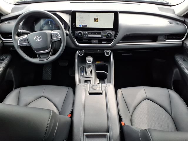 Used 2026 Toyota Grand Highlander AWD image 13