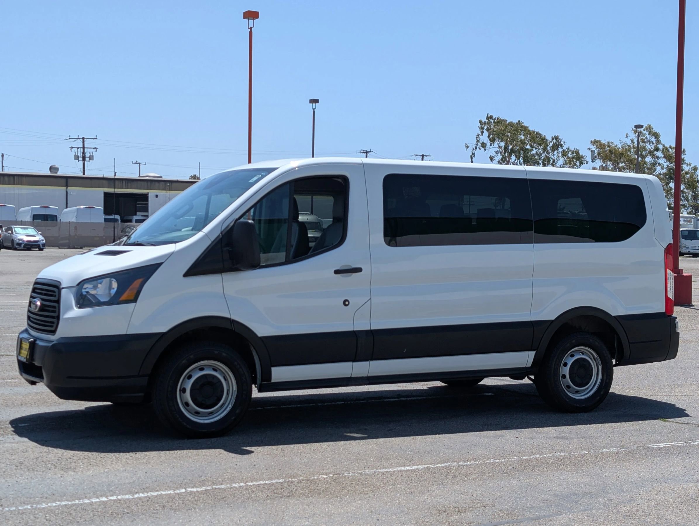 Used 2019 Ford Transit 150 XL image 4