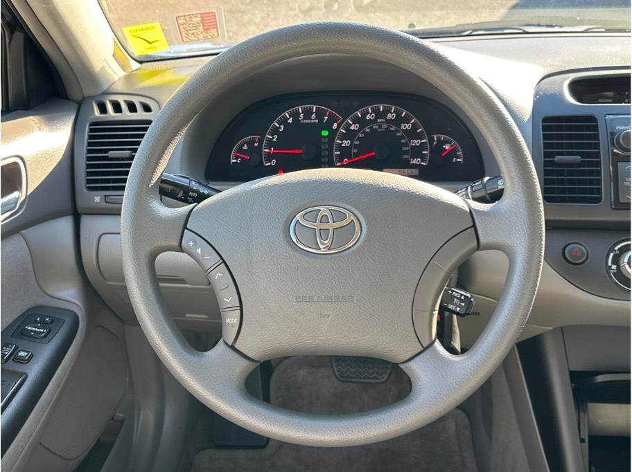 Used 2005 Toyota Camry LE FWD image 16