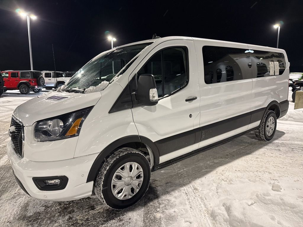Used 2023 Ford Transit 350 XLT image 3