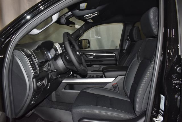 New 2026 RAM 1500 4x4 Crew Cab image 11