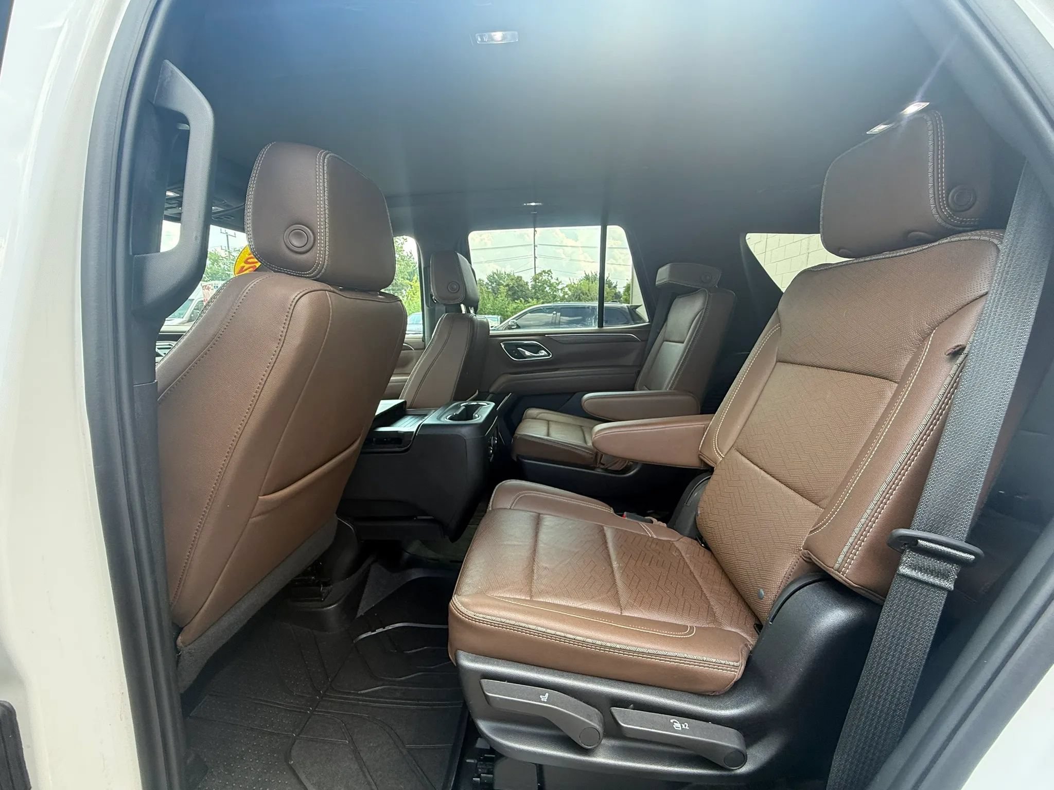 Used 2024 Chevrolet Tahoe High Country AWD/4WD image 26