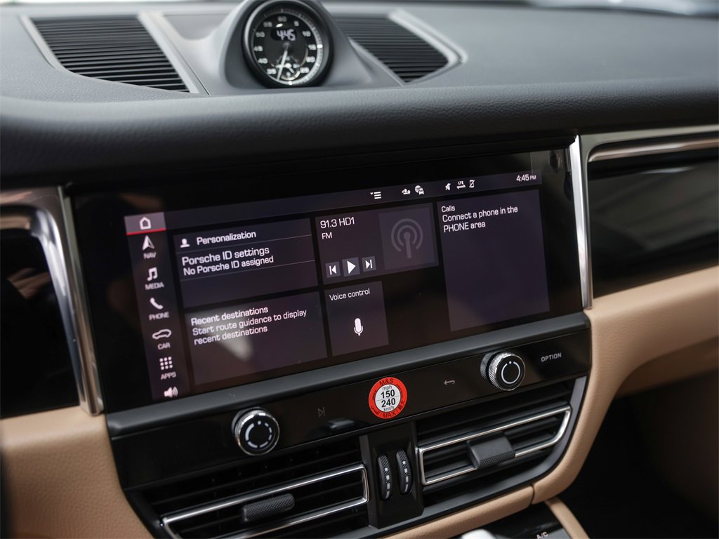 Used 2025 Porsche Macan image 22