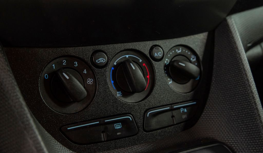 Used 2018 Ford Transit Connect XL image 23