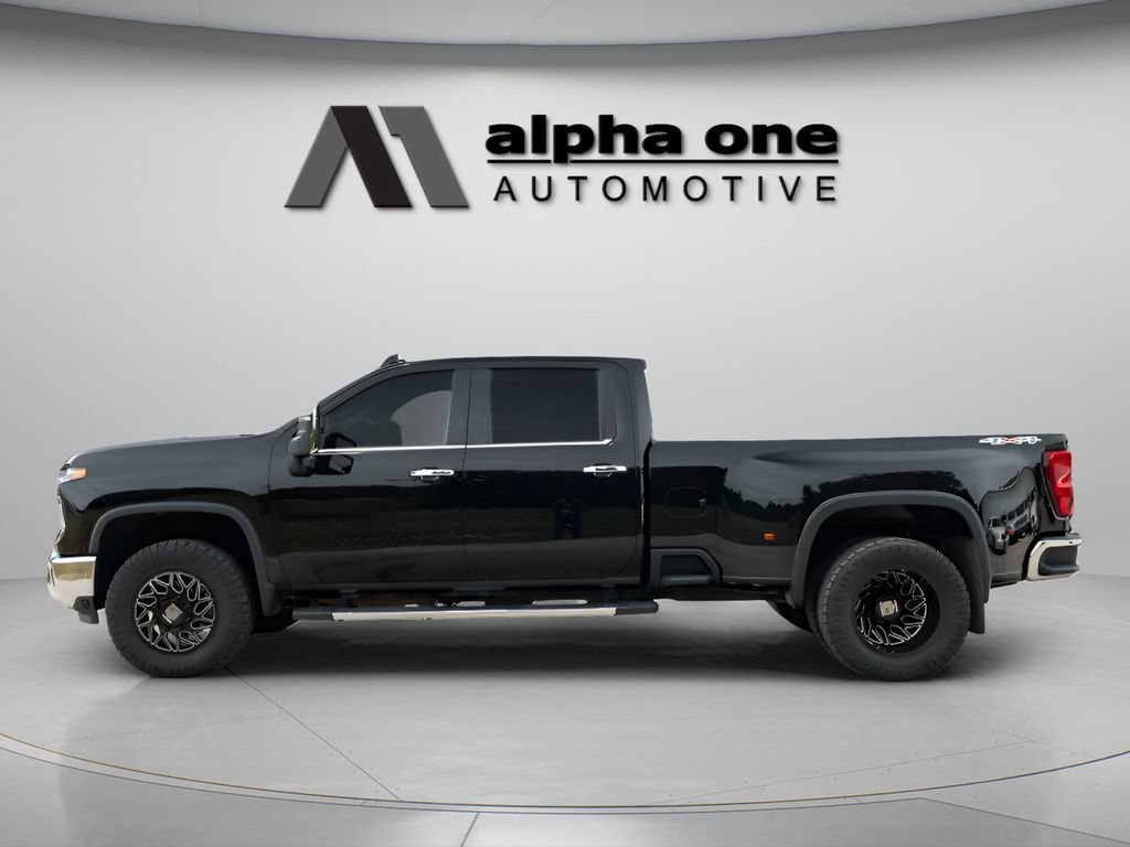 Used 2026 Chevrolet Silverado 3500 LTZ w/ LTZ Plus Package AWD/4WD image 12