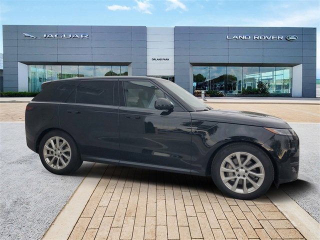 Certified 2025 Land Rover Range Rover Sport SE image 3