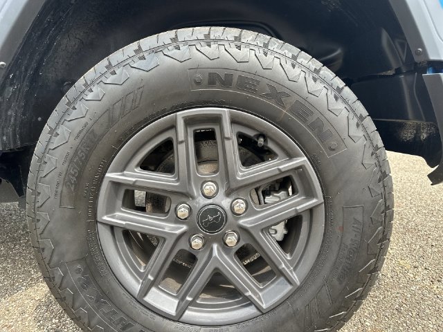Used 2025 Jeep Wrangler Sport AWD/4WD image 21