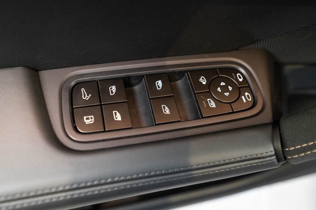 New 2026 Porsche Cayenne Turbo AWD/4WD image 19