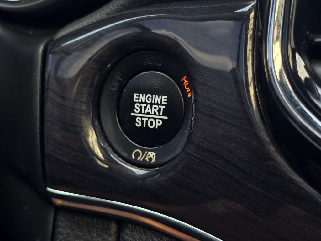 Used 2020 Jeep Grand Cherokee Overland image 40