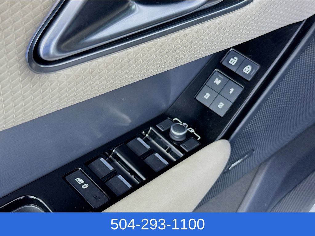 Used 2023 Land Rover Range Rover Velar R-Dynamic S image 18