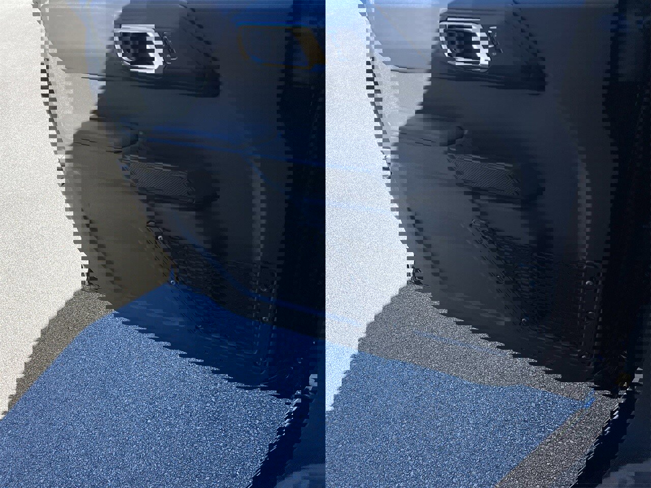 New 2025 Ford Bronco Badlands image 16