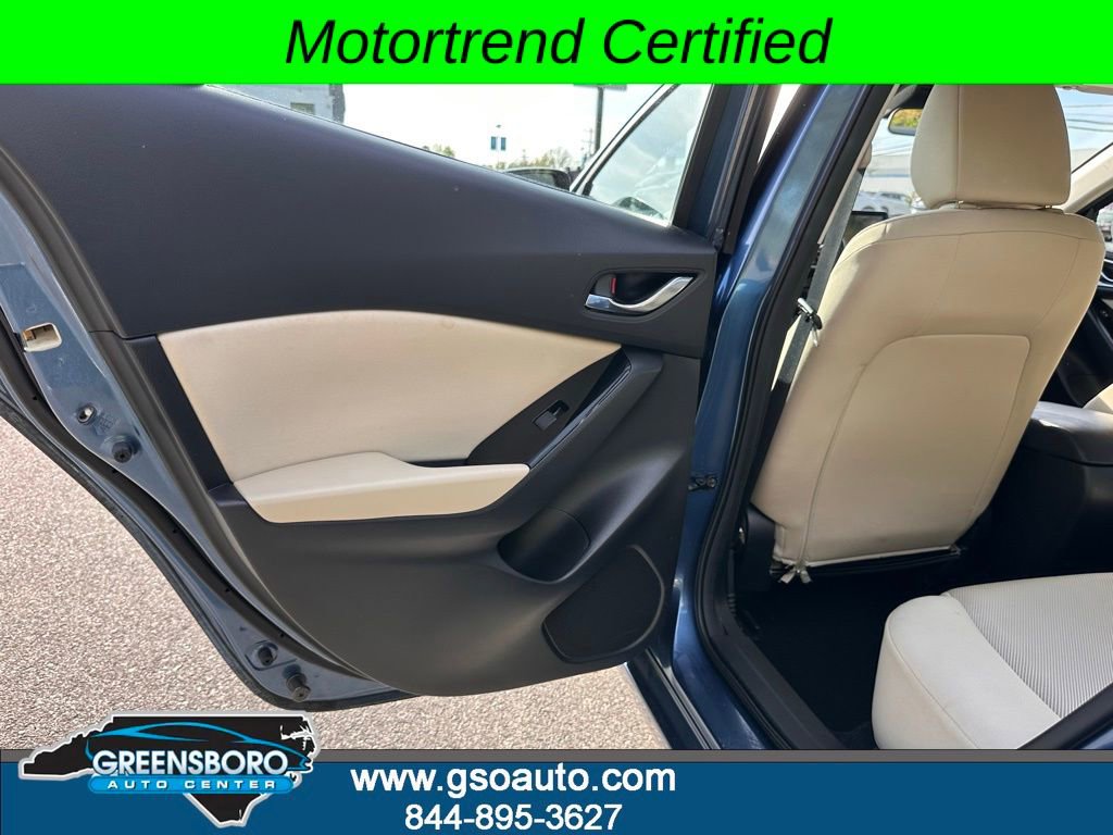 Used 2018 MAZDA MAZDA3 Sport FWD image 18