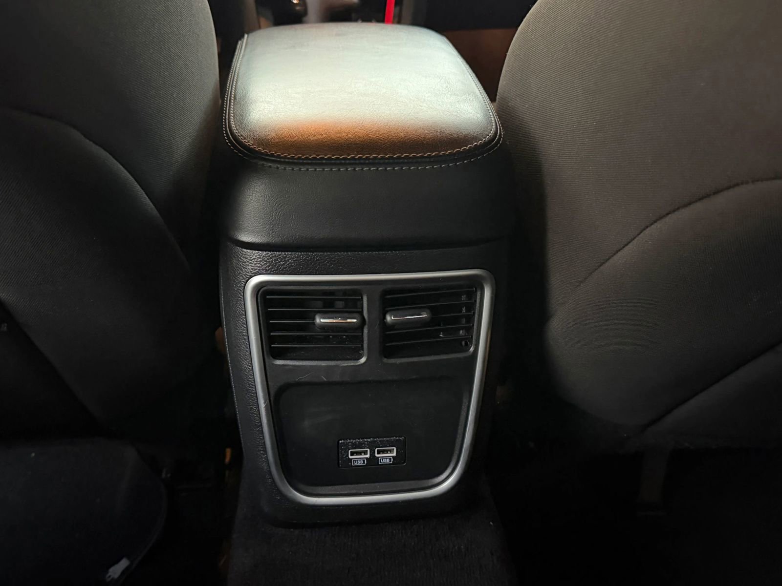 Used 2020 Dodge Charger SXT image 10