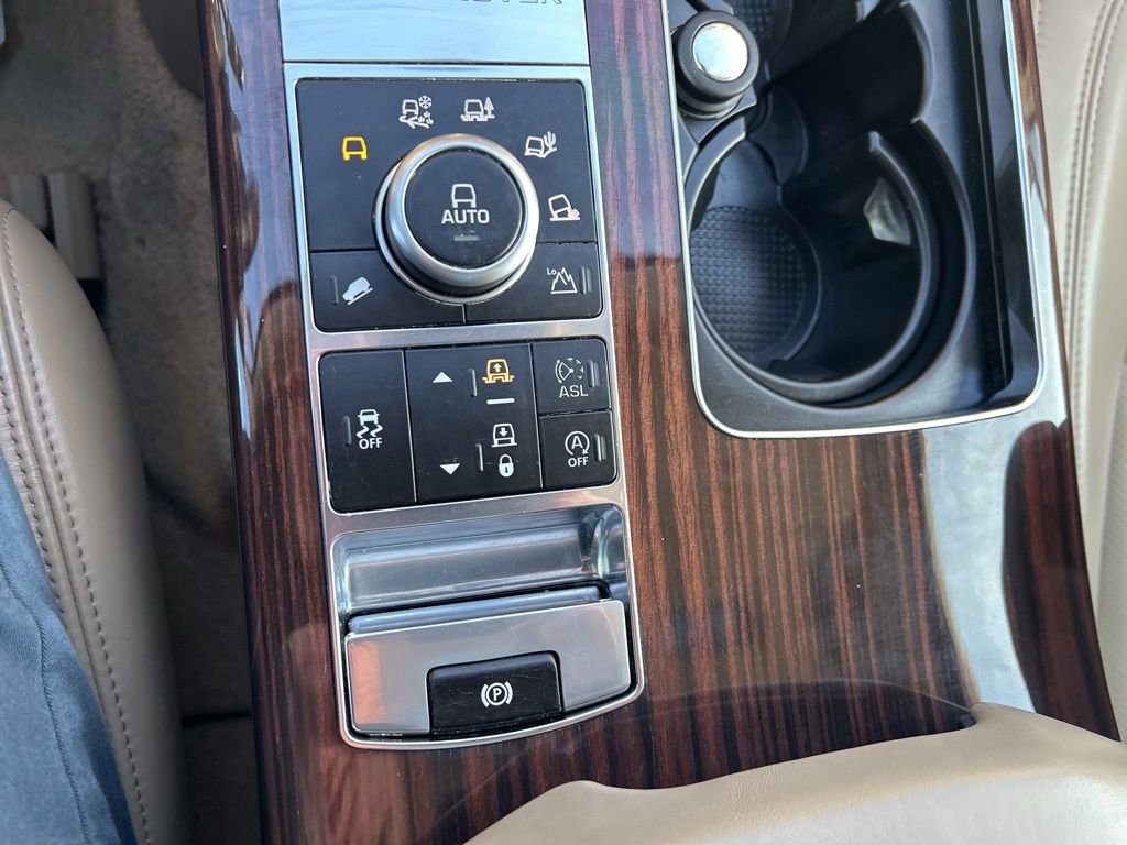 Used 2015 Land Rover Range Rover Supercharged AWD/4WD image 33