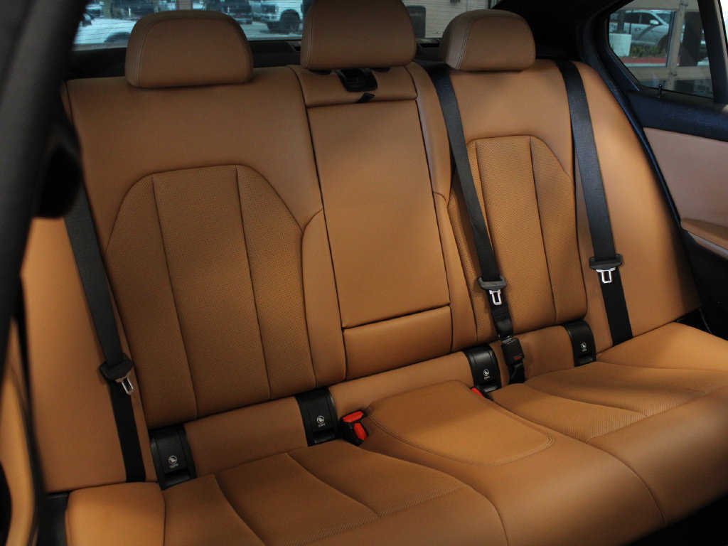 Used 2023 BMW 330i Sedan w/ Premium Package RWD image 32