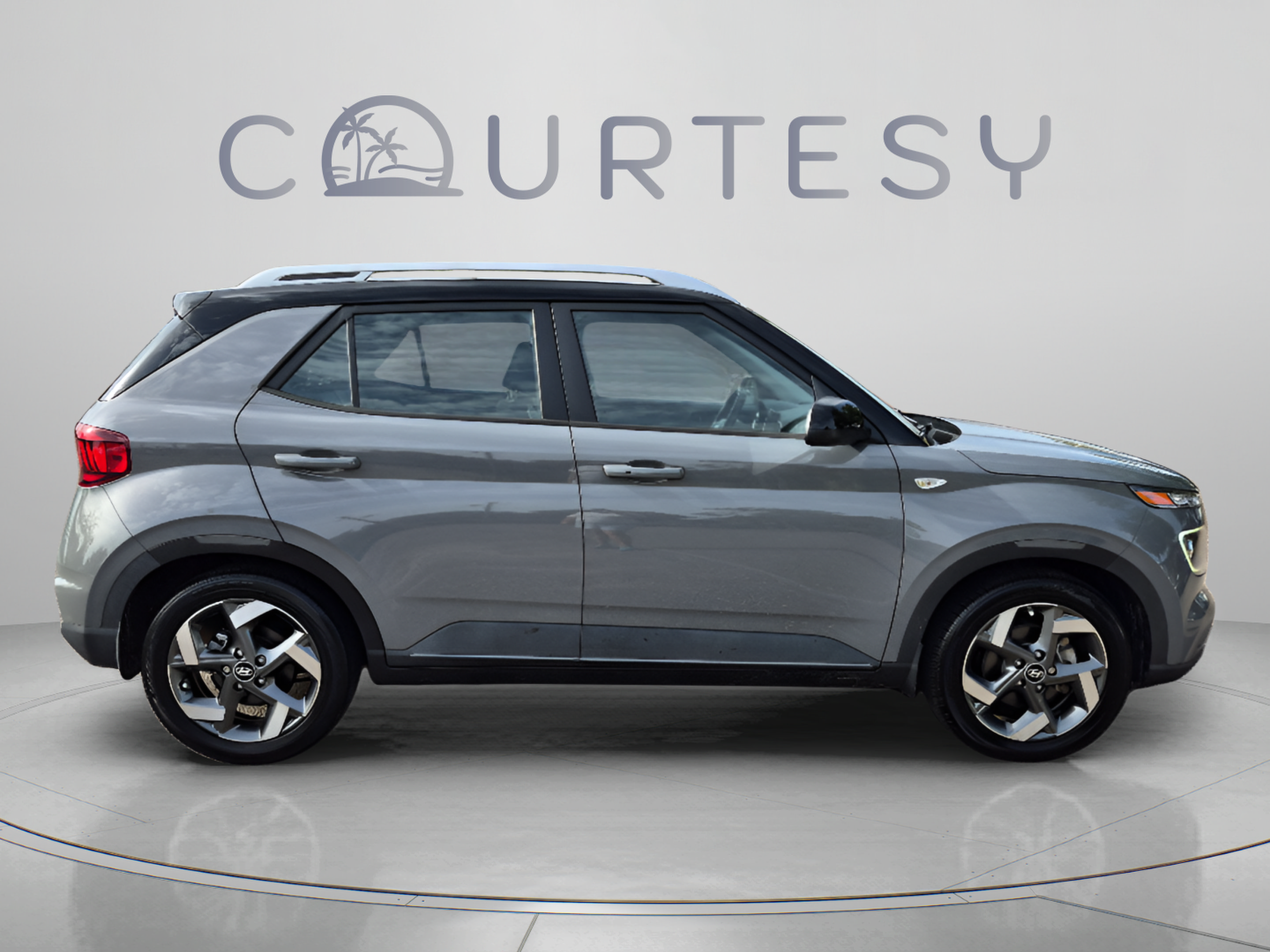 Certified 2022 Hyundai Venue Limited FWD image 6