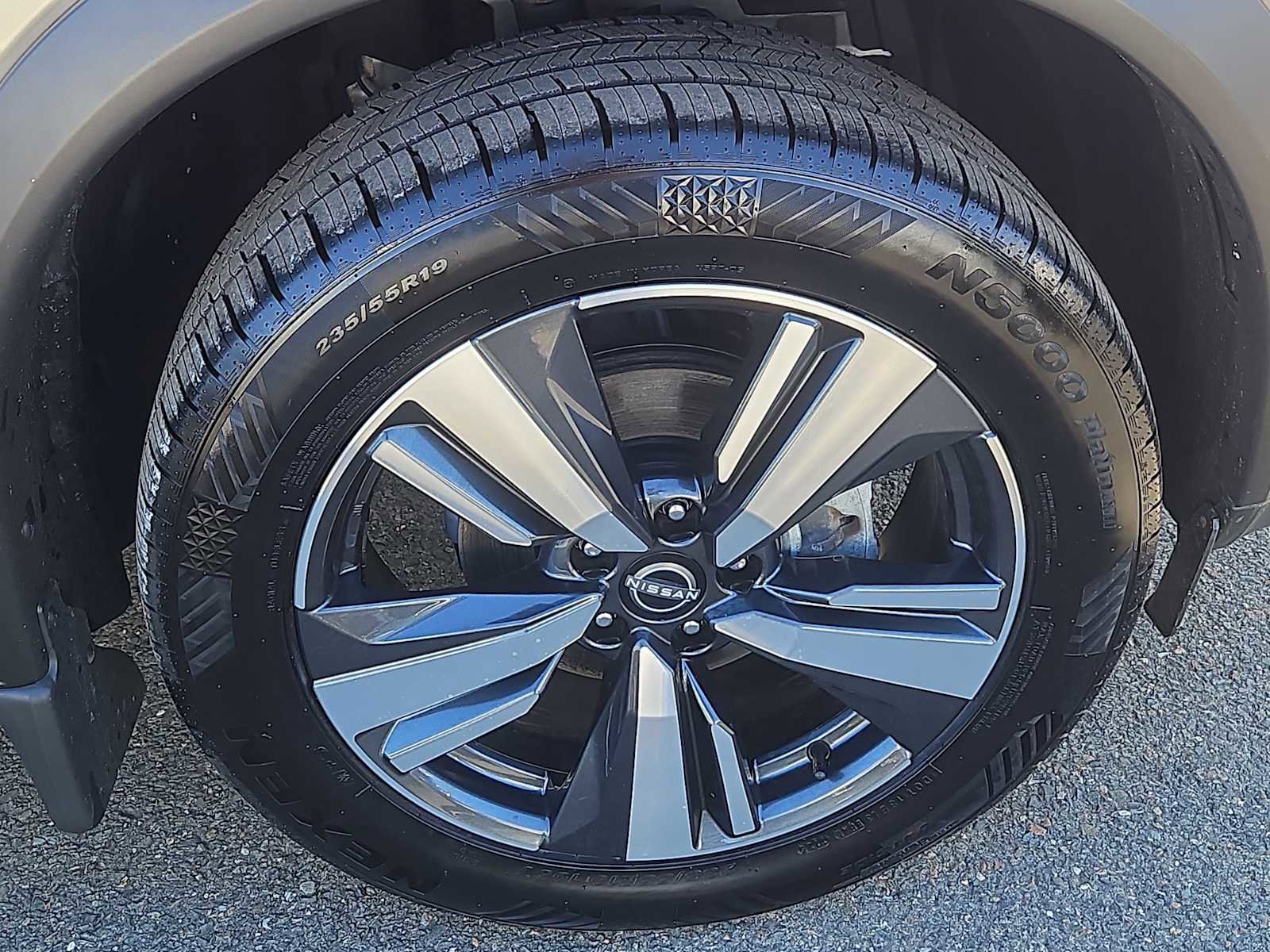 Used 2023 Nissan Rogue SL w/ SL Premium Package image 10