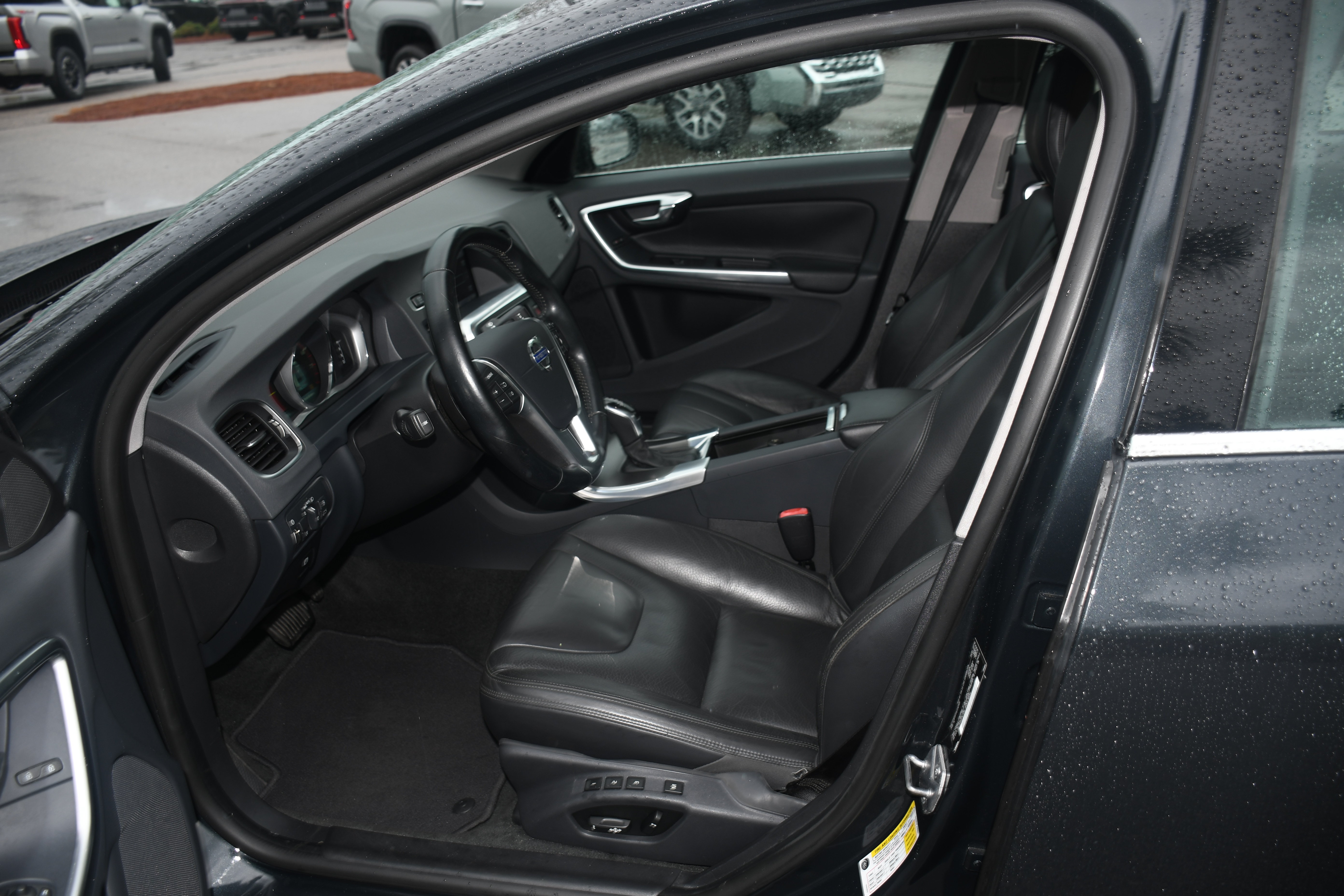 Used 2014 Volvo S60 T5 FWD image 8
