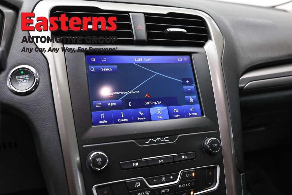 Used 2020 Ford Fusion SE FWD image 19