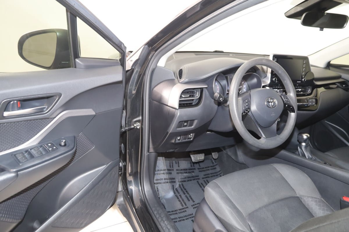 Used 2021 Toyota C-HR LE FWD image 41