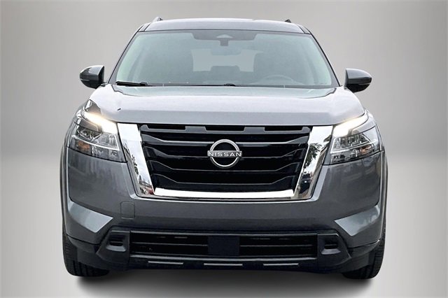 Used 2022 Nissan Pathfinder SV image 3