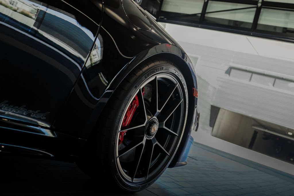 New 2026 Porsche 911 Carrera 4 GTS AWD/4WD image 17