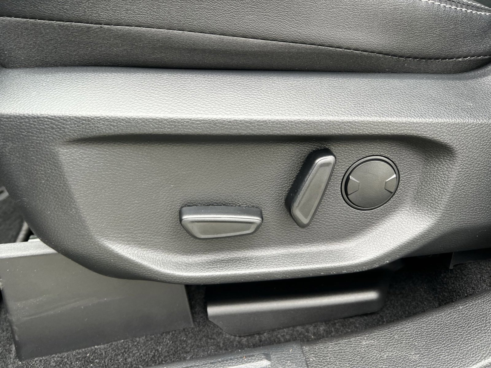 New 2025 Ford Ranger Lariat w/ FX4 Off-Road Package AWD/4WD image 14