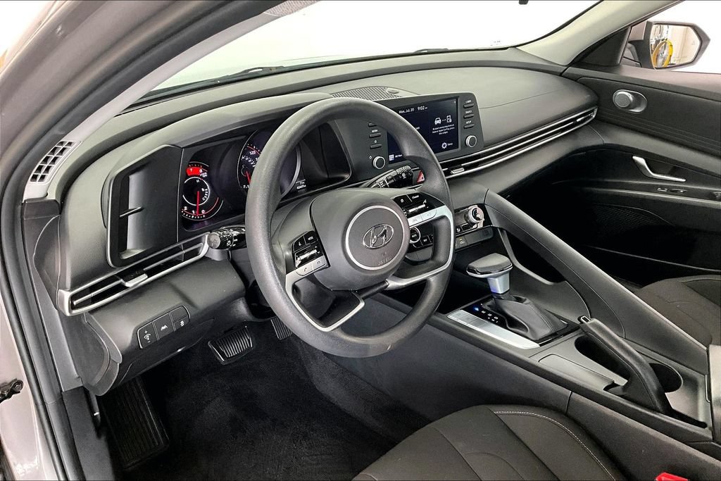 Certified 2021 Hyundai Elantra SEL FWD image 13